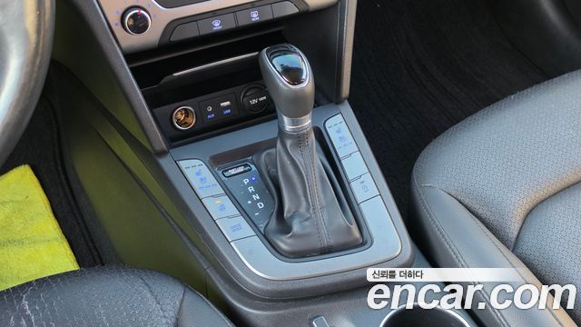 Hyundai Avante (AD) 1.6 e-VGT SMART 2016 — фото 9