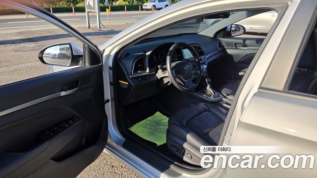 Hyundai Avante (AD) 1.6 e-VGT SMART 2016 — фото 10
