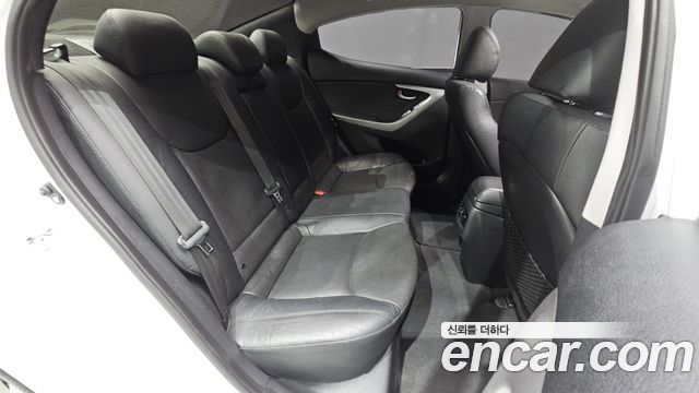 Hyundai Avante 1.6 GDi Modern Standard 2014 — фото 11