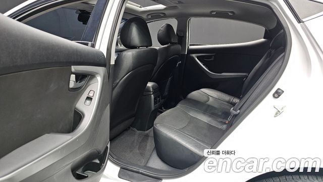 Hyundai Avante 1.6 GDi Modern Standard 2014 — фото 12