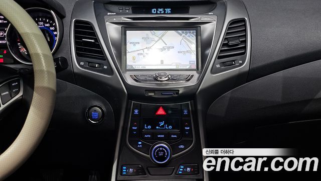 Hyundai Avante 1.6 GDi Modern Standard 2014 — фото 14