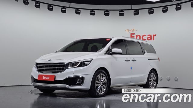 Kia Carnival 9-seater Noblesse