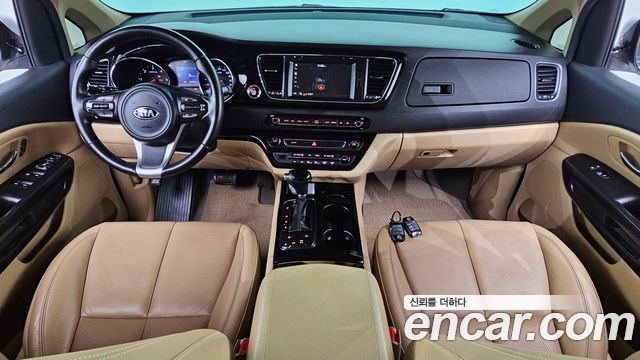 Kia Carnival 9-seater Noblesse 2016 — фото 7