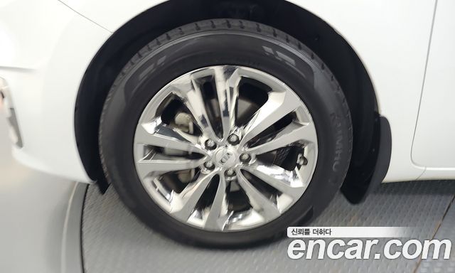 Kia Carnival 9-seater Noblesse 2016 — фото 18