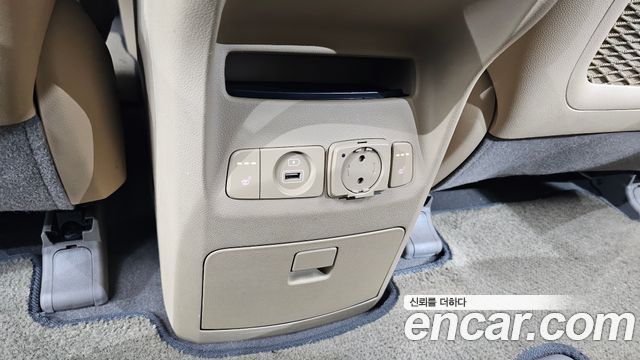 Kia Carnival 9-seater Noblesse 2016 — фото 19