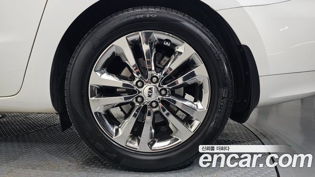Kia Carnival 9-seater Noblesse 2016 — фото 21