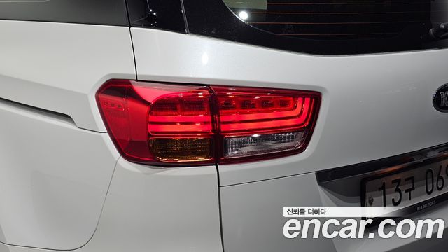 Kia Carnival 9-seater Noblesse 2016 — фото 23