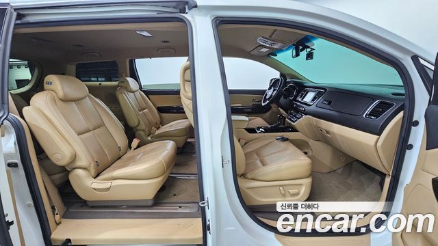 Kia Carnival 9-seater Noblesse 2016 — фото 26