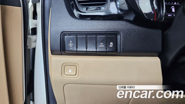 Kia Carnival 9-seater Noblesse 2016 — фото 28