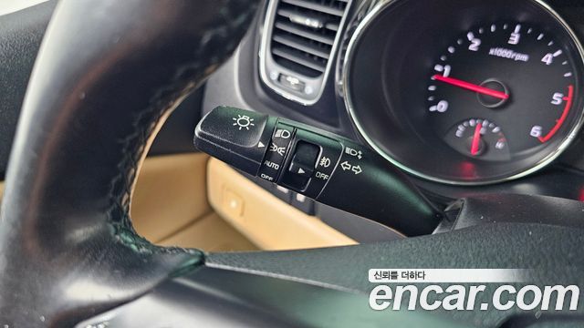 Kia Carnival 9-seater Noblesse 2016 — фото 32