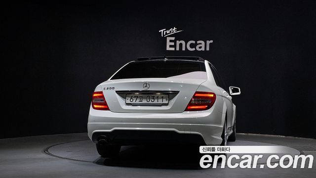Mercedes-Benz C-Class (W204) C200 CGI AVANTGARDE 2012 — фото 4
