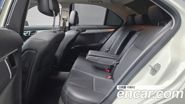 Mercedes-Benz C-Class (W204) C200 CGI AVANTGARDE 2012 — фото 12