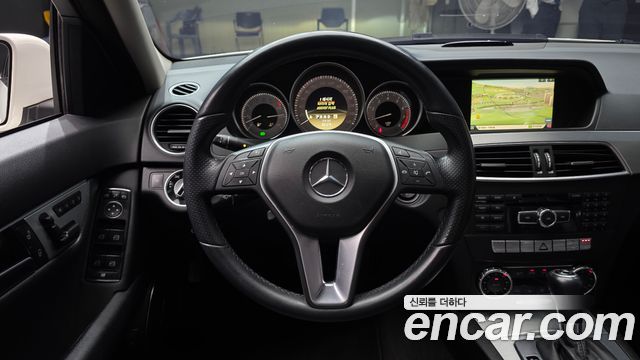 Mercedes-Benz C-Class (W204) C200 CGI AVANTGARDE 2012 — фото 13