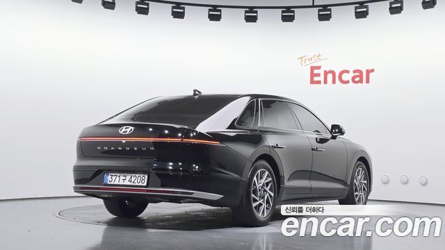 Hyundai Grandeur (GN7) 2,5 Gasoline 2WD Exclusive 2023 — фото 2