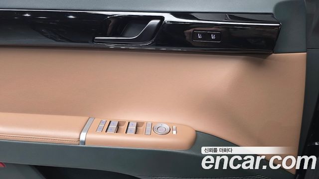 Hyundai Grandeur (GN7) 2,5 Gasoline 2WD Exclusive 2023 — фото 17