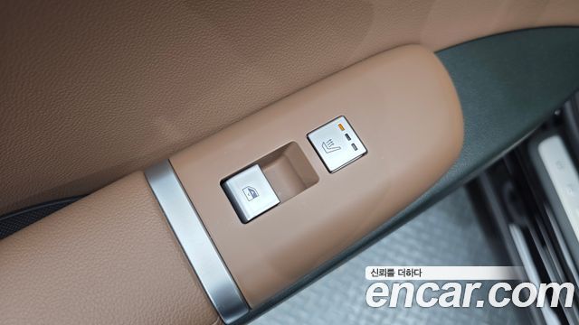 Hyundai Grandeur (GN7) 2,5 Gasoline 2WD Exclusive 2023 — фото 28