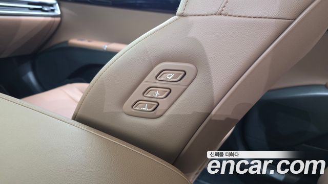 Hyundai Grandeur (GN7) 2,5 Gasoline 2WD Exclusive 2023 — фото 30