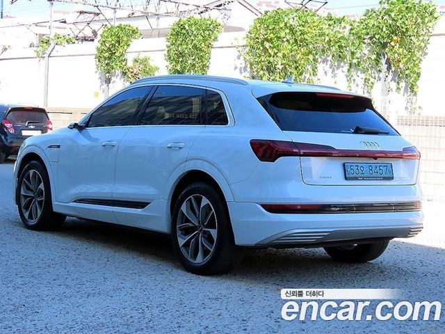 Audi e-tron 55 Quattro 2021 — фото 3