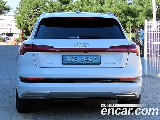 Audi e-tron 55 Quattro 2021 — фото 4