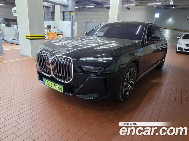 BMW 7 Series (G70) 740i xDrive M Sport 2026 — фото 1