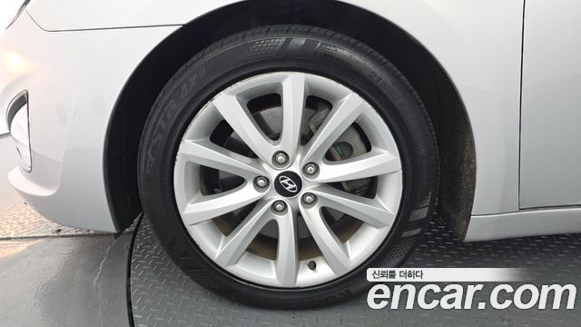 Hyundai i40 1.7 VGT Smart 2012 — фото 5