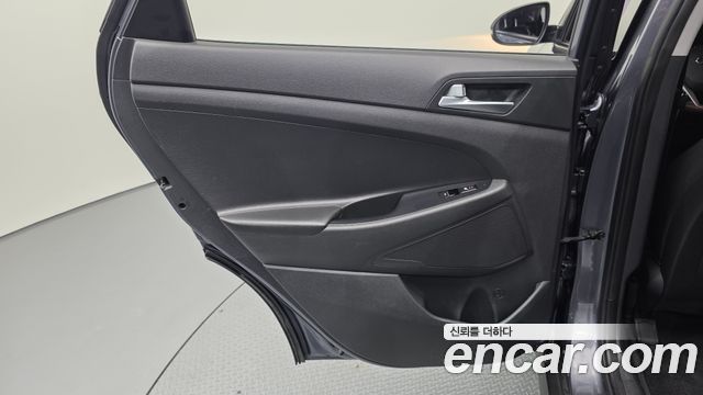 Hyundai Tucson Diesel 2.0 2WD Modern 2016 — фото 25