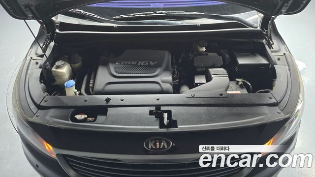 Kia Carnival 9-seater Noblesse 2016 — фото 6