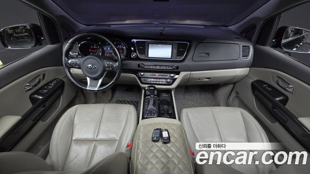 Kia Carnival 9-seater Noblesse 2016 — фото 7