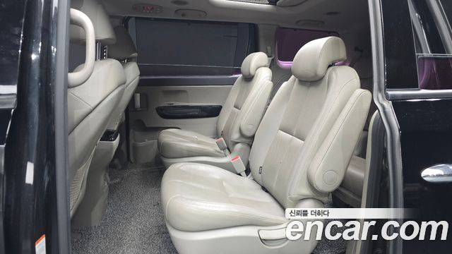 Kia Carnival 9-seater Noblesse 2016 — фото 11