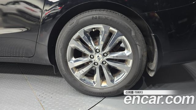 Kia Carnival 9-seater Noblesse 2016 — фото 21