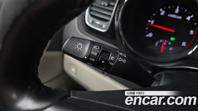 Kia Carnival 9-seater Noblesse 2016 — фото 33
