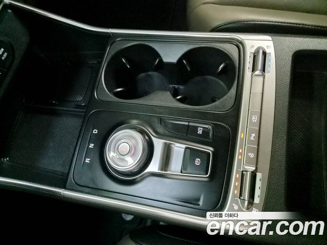 Kia Carnival (IV) HEV 9 seater Prestige 2025 — фото 16