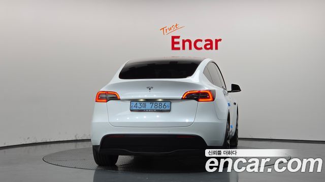 Tesla Model Y Long Range AWD 2022 — фото 4