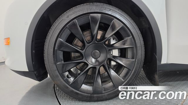Tesla Model Y Long Range AWD 2022 — фото 5