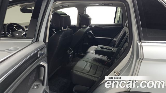 Volkswagen Tiguan (II) 2.0 TDI Prestige 2022 — фото 11