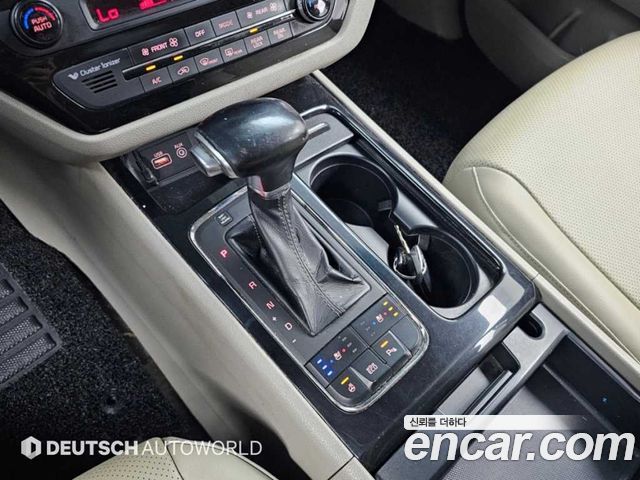 Kia Carnival 9-seater Prestige 2017 — фото 9