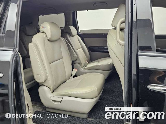 Kia Carnival 9-seater Prestige 2017 — фото 16