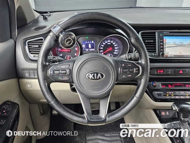 Kia Carnival 9-seater Prestige 2017 — фото 17