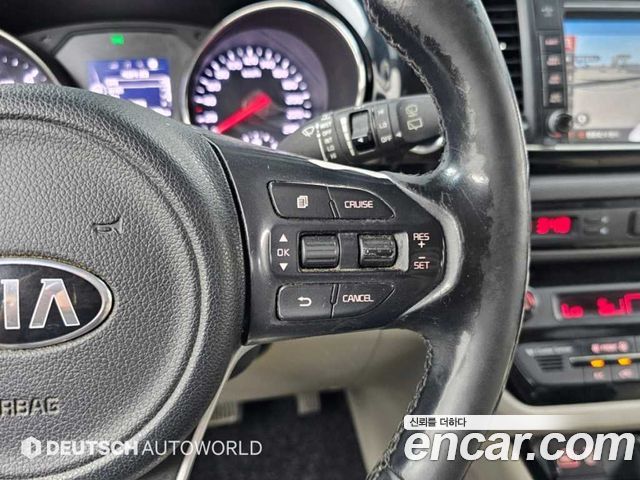 Kia Carnival 9-seater Prestige 2017 — фото 21