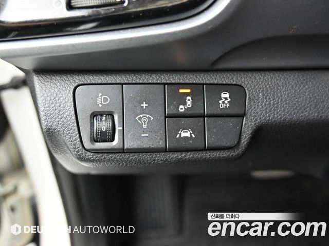 Kia Stonic 1.4 Prestige 2018 — фото 21