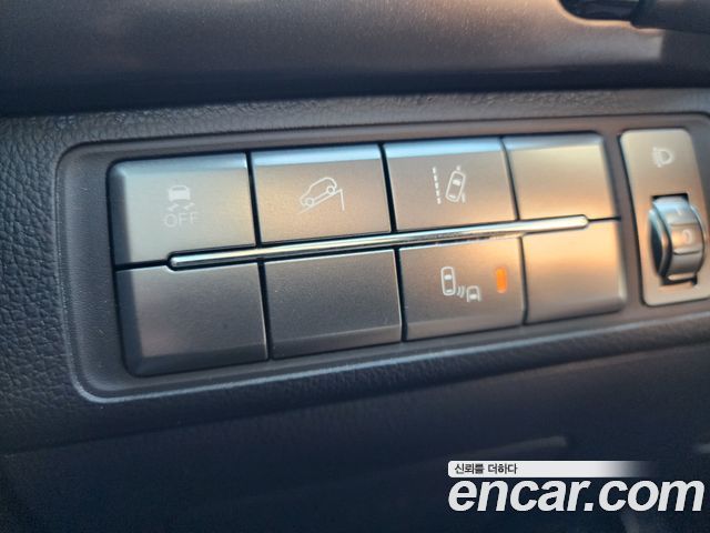 KG Mobility (SsangYong) Rexton Sports Khan Diesel 2.2 4WD Dynamic Edition (5-Link) 2021 — фото 18