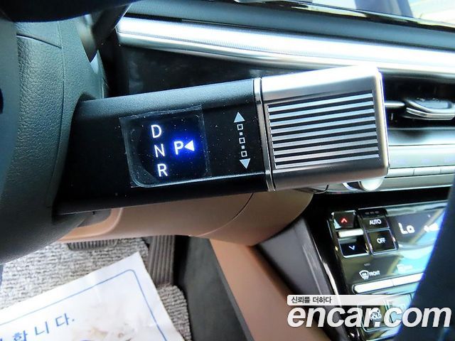 Hyundai Grandeur (GN7) 2,5 Gasoline 2WD Premium 2025 — фото 9