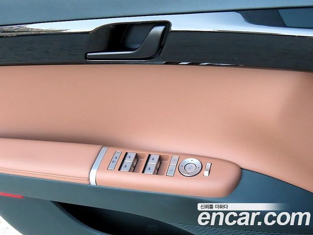Hyundai Grandeur (GN7) 2,5 Gasoline 2WD Premium 2025 — фото 15