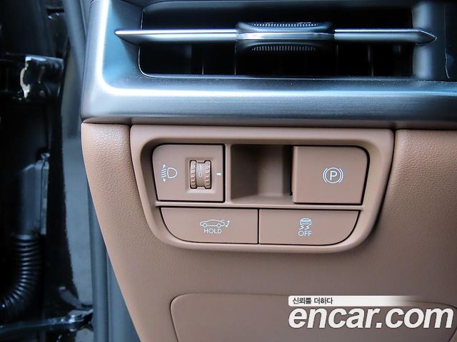 Hyundai Grandeur (GN7) 2,5 Gasoline 2WD Premium 2025 — фото 16