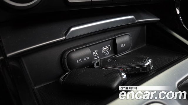 Kia Stinger 2.0 Turbo AWD Dream Edition 2018 — фото 32