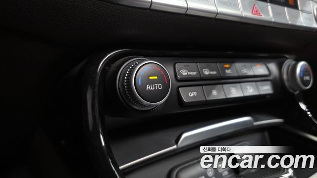 Kia Stinger 2.0 Turbo AWD Dream Edition 2018 — фото 39