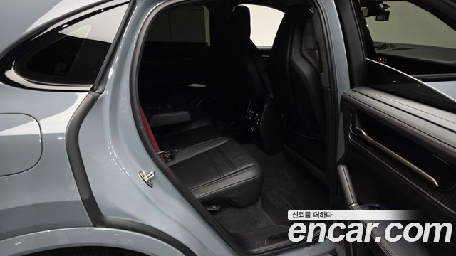 Porsche Cayenne (PO536) 4.0 Turbo E-hybrid Coupe 2025 — фото 12