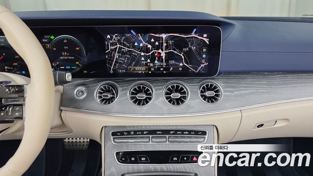 Mercedes-Benz E-Class (W213) E450 4MATIC Cabriolet 2023 — фото 13