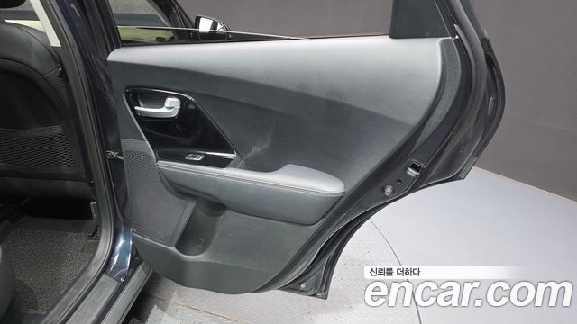 Kia Niro Prestige 2017 — фото 25