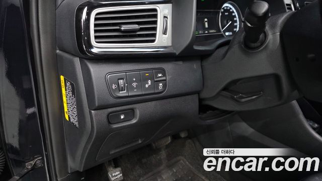 Kia Niro Prestige 2017 — фото 28